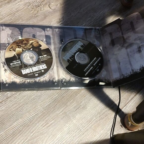 Band of Brothers  DVD  6 disc set  Opened but never watched - Picture 6 of 11